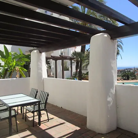 Groundfloor With Pool View Appartement *